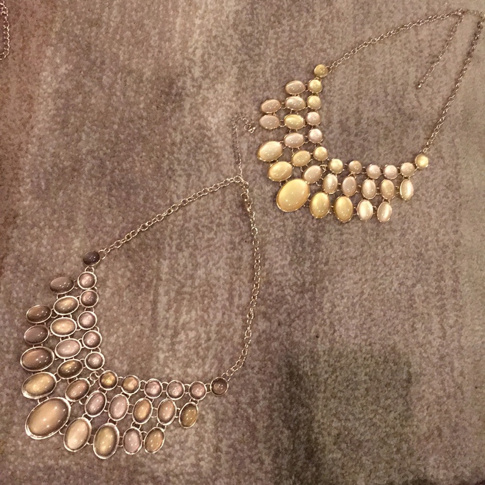 Pair of necklaces with gold chains-yellow and gray